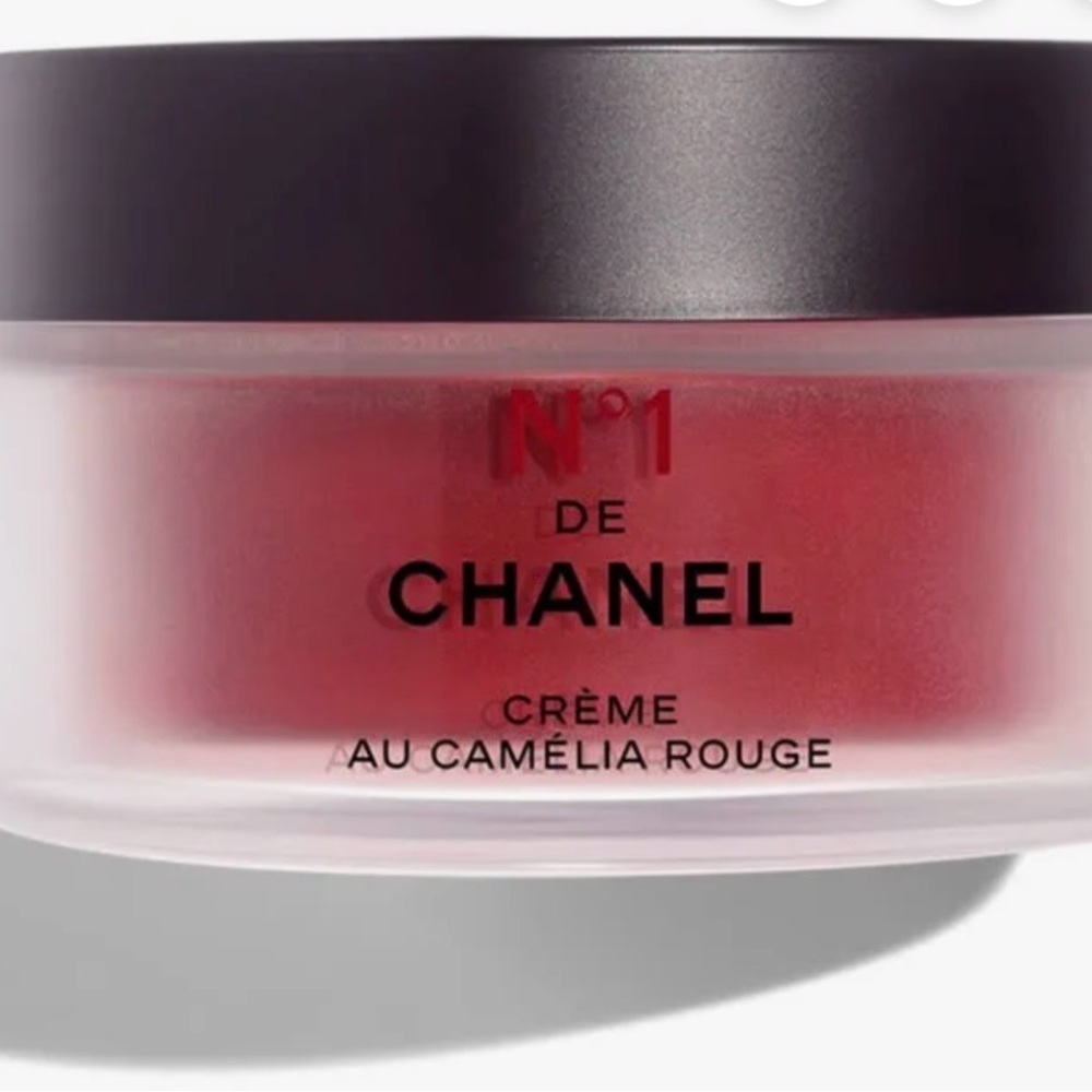 CHANEL White Box with Red Accent N°1 Camellia - Picture 4 of 6